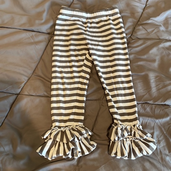 Adorable 2 piece outfit - 3T - Picture 5 of 5